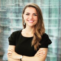 Jc11CYFOTcuG79Zr41y4Pg Roxana Guidero Headshot