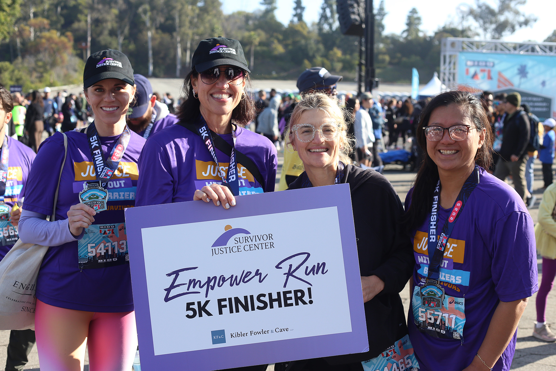 Carrera/caminata de 5 km del Survivor Justice Center.