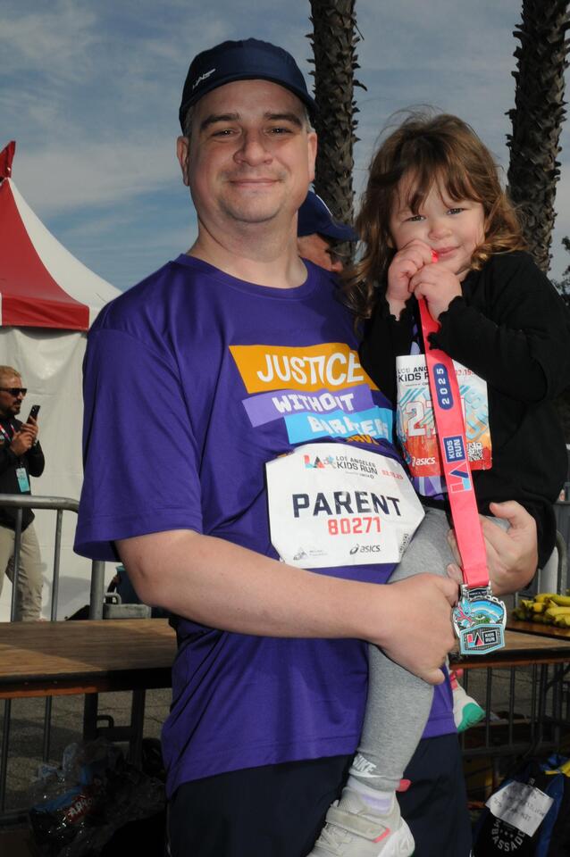 Derechos de autor DARREN J. LAZARUS 2025